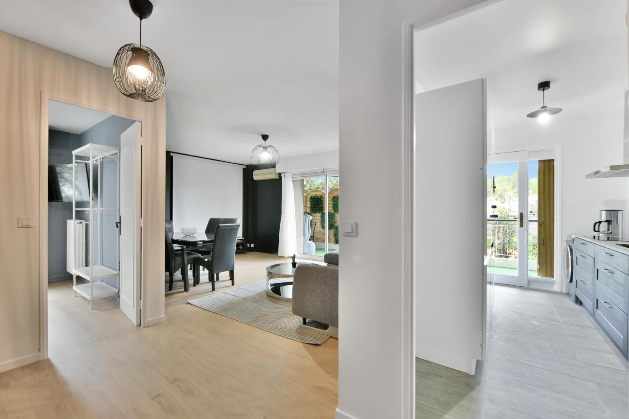 Le Sun Valley - Videoprojecteur Et Terrasse Zen Cannes Luaran gambar